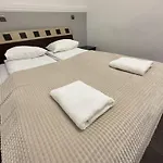 Modern Near Opera House Apartment Lviv