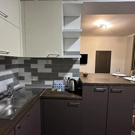 Modern Near Opera House Apartment